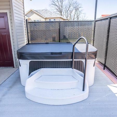 Tiny Home With Hot Tub Near Ft Leonard Wood! Waynesville 外观 照片