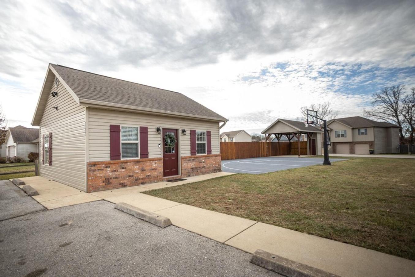 Tiny Home With Hot Tub Near Ft Leonard Wood! Waynesville 外观 照片