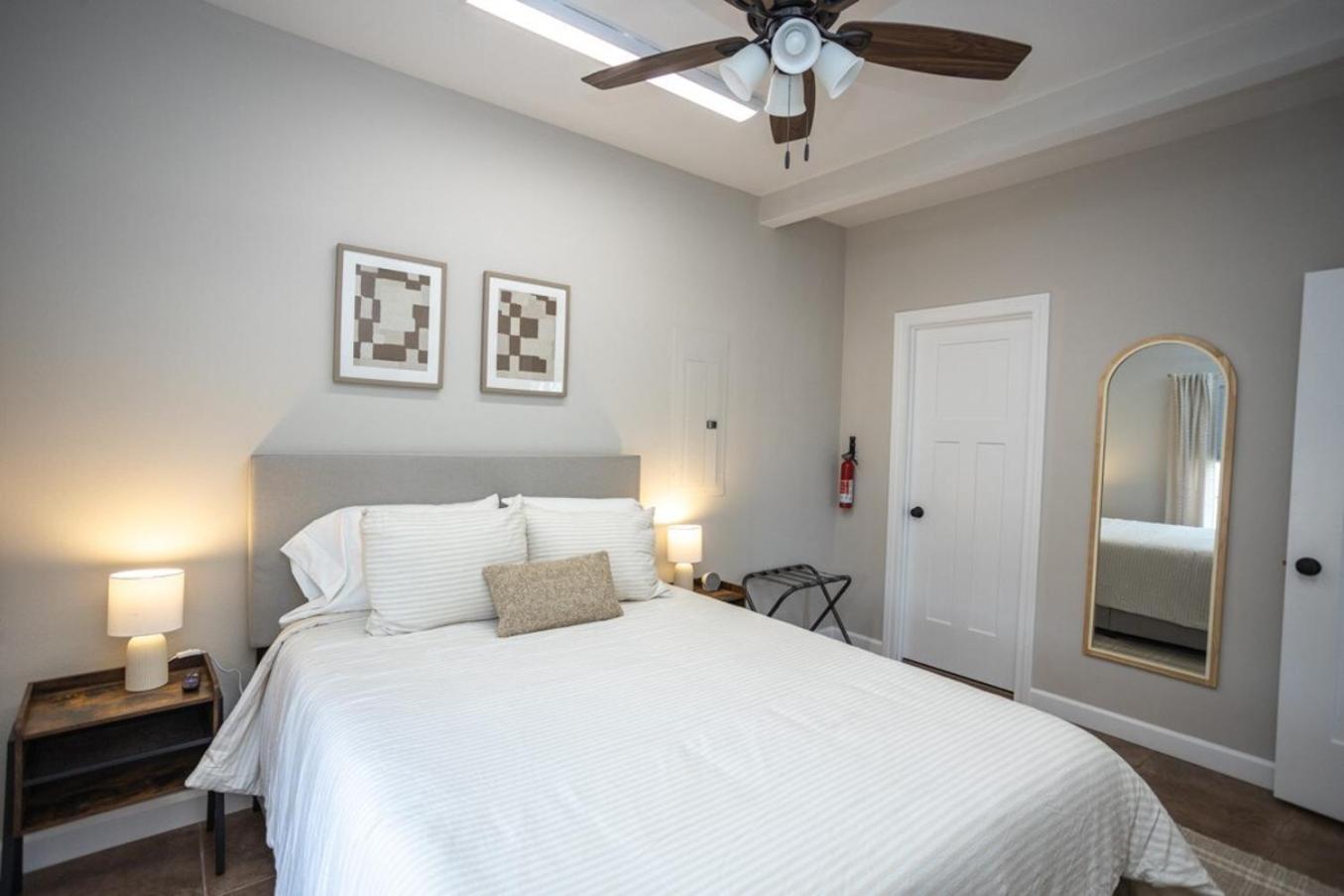 Tiny Home With Hot Tub Near Ft Leonard Wood! Waynesville 外观 照片