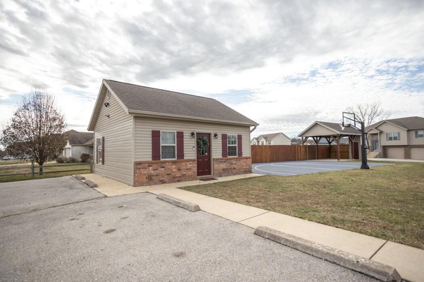 Tiny Home With Hot Tub Near Ft Leonard Wood! Waynesville 外观 照片