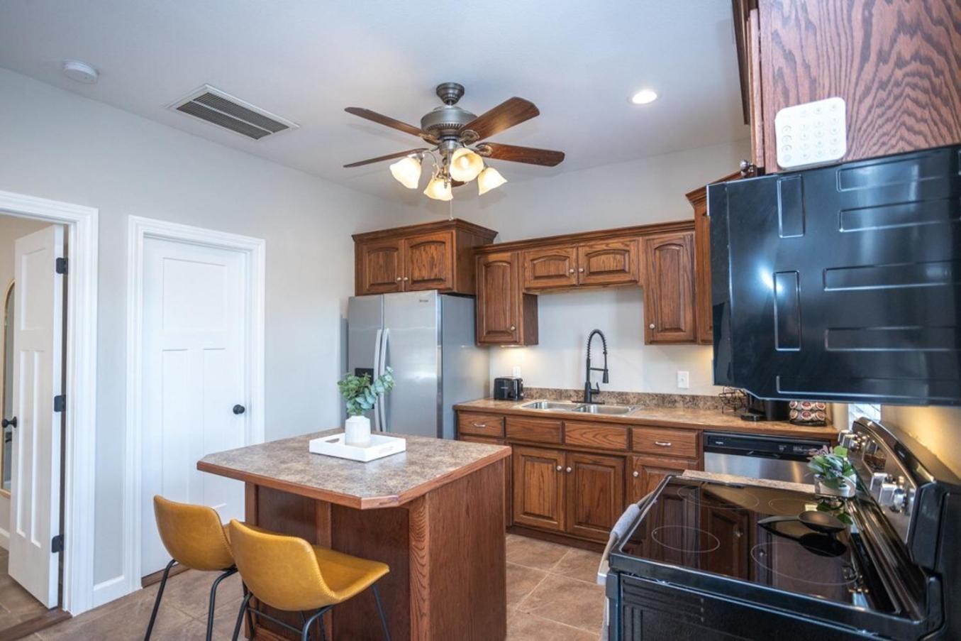 Tiny Home With Hot Tub Near Ft Leonard Wood! Waynesville 外观 照片