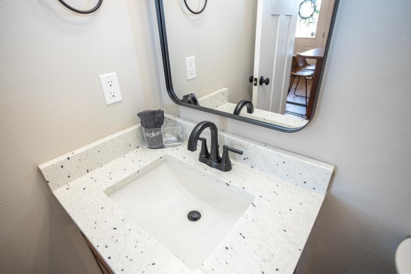 Tiny Home With Hot Tub Near Ft Leonard Wood! Waynesville 外观 照片